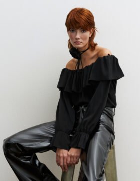 Palaidinė su gėle Black