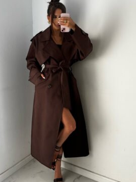Trench coat in brown