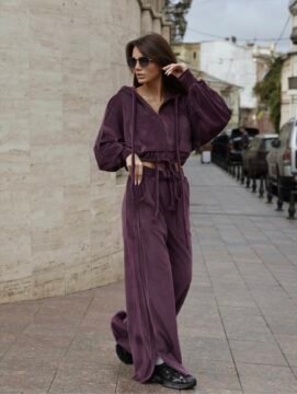 Tracksuite in purple