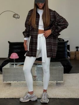Oversized shirt with wide sleeves